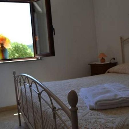 Agriturismo Lu Stabbiacciu อาเญ็นตู ภายนอก รูปภาพ