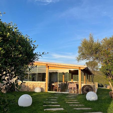 Agriturismo Lu Stabbiacciu อาเญ็นตู ภายนอก รูปภาพ