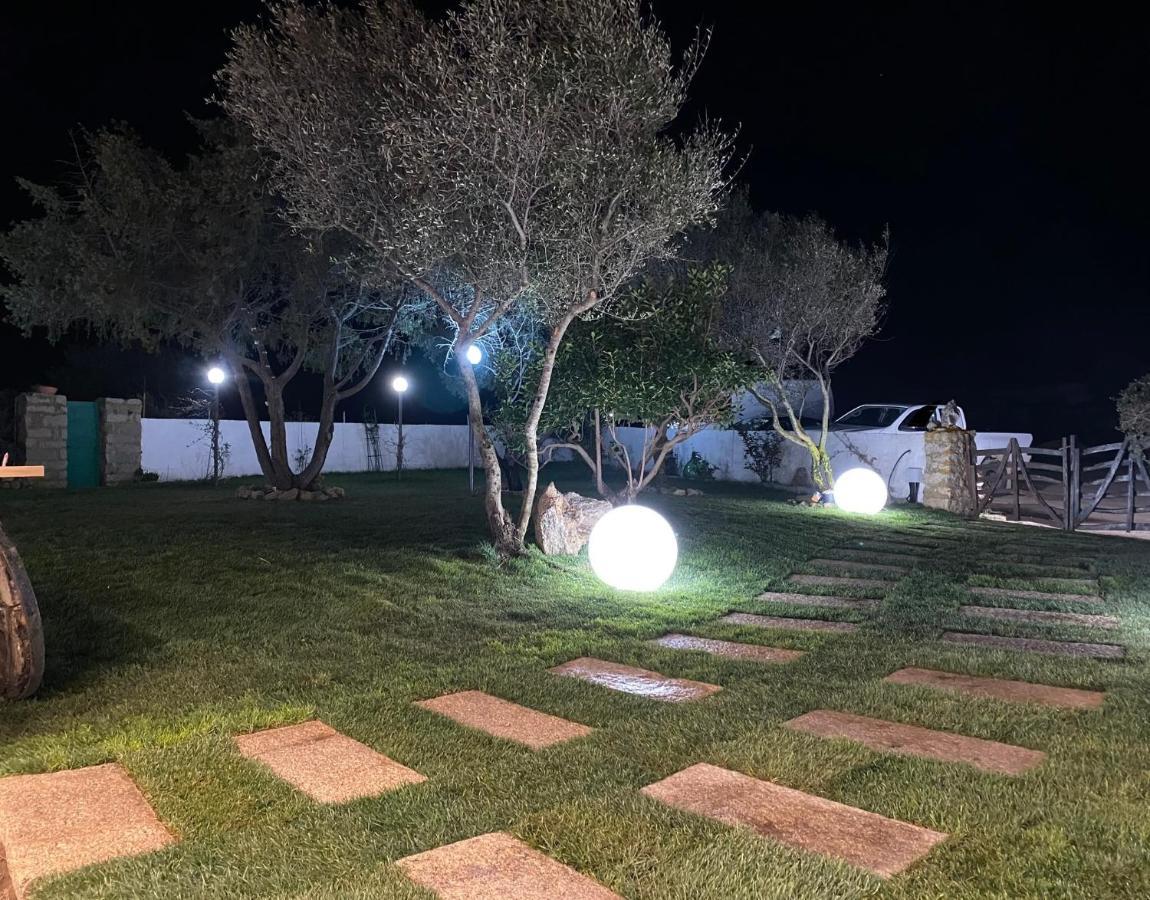 Agriturismo Lu Stabbiacciu อาเญ็นตู ภายนอก รูปภาพ