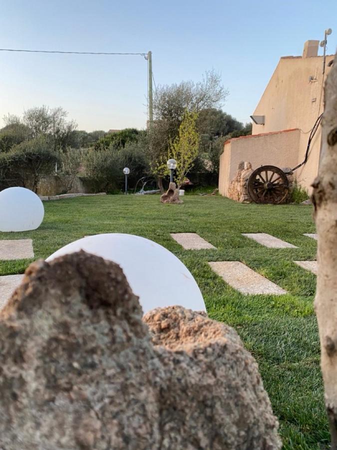 Agriturismo Lu Stabbiacciu อาเญ็นตู ภายนอก รูปภาพ
